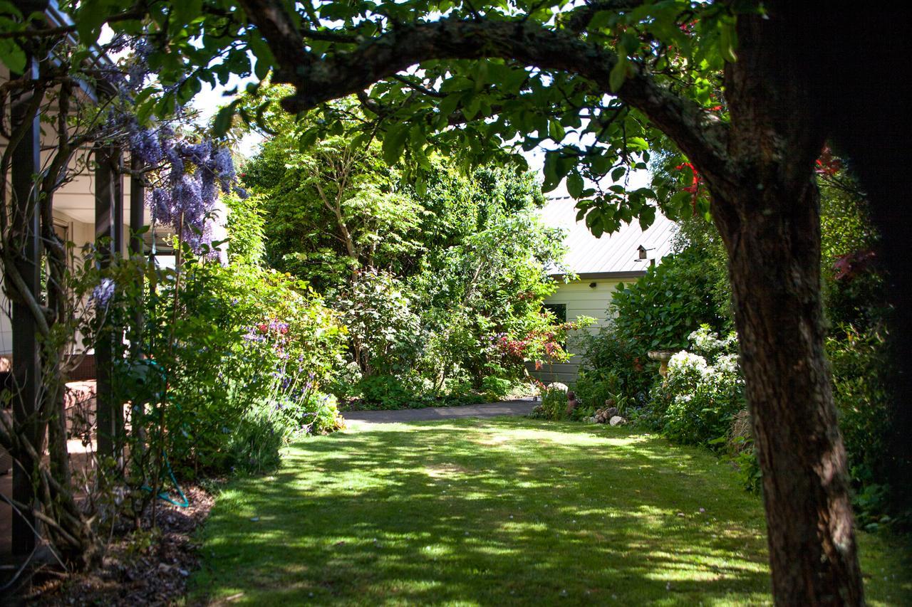 The Loft Bed And Breakfast Taupo Exterior photo